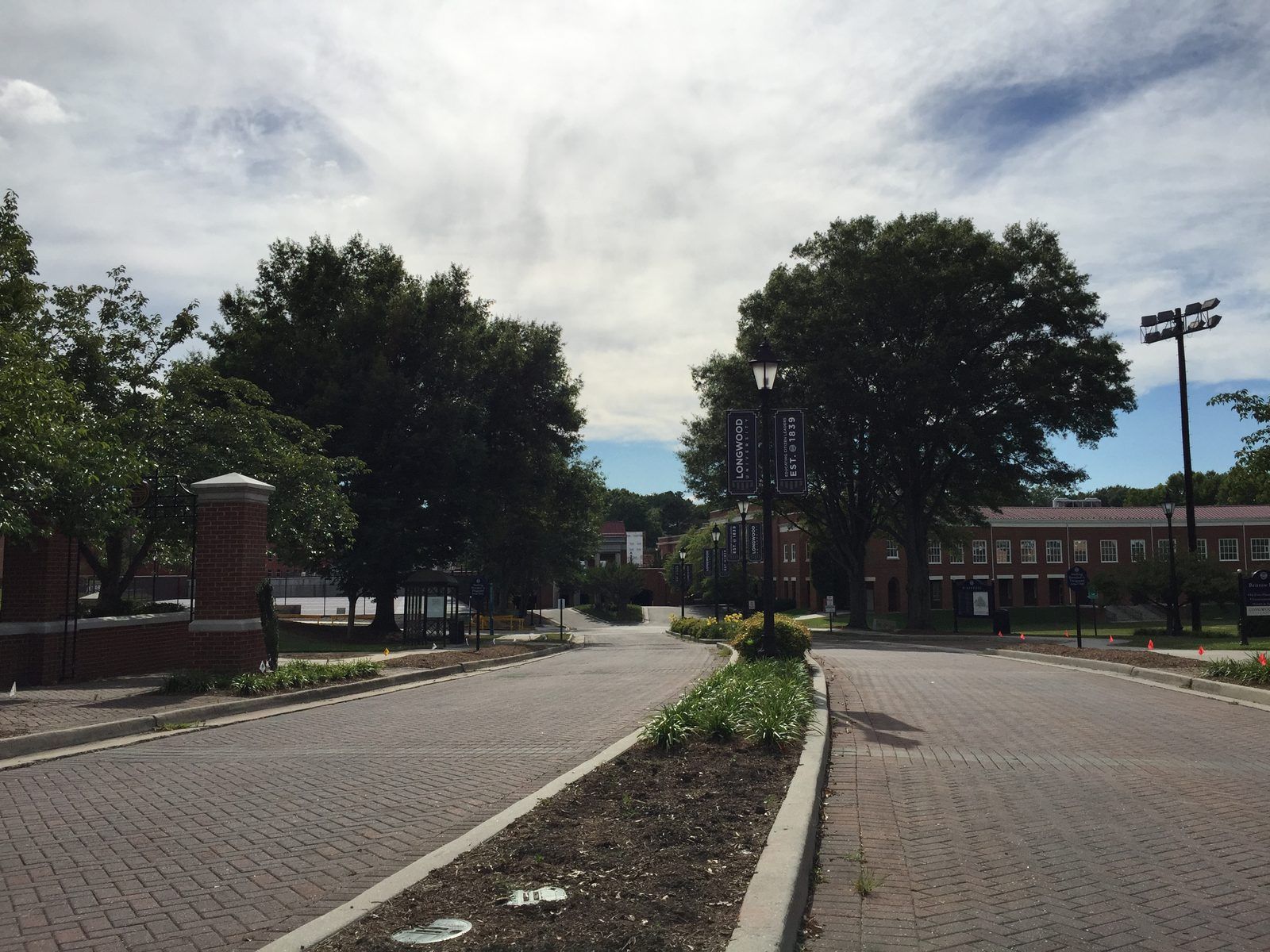 2017-06-27 17 15 43 View west along Virginia State Route 328 (Redford Street) at U.S. Route 15 Business (Main Street) at Longwood University in Farmville, Prince Edward County, Virginia